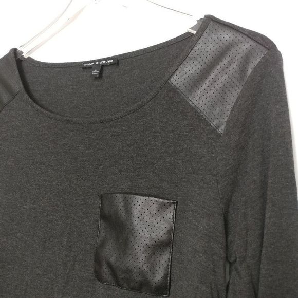 Cable & Gauge 3/4 Sleeve with Faux Leather… - Picture 4 of 8